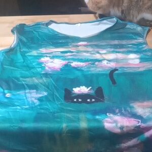 Sleeveless cat shirt